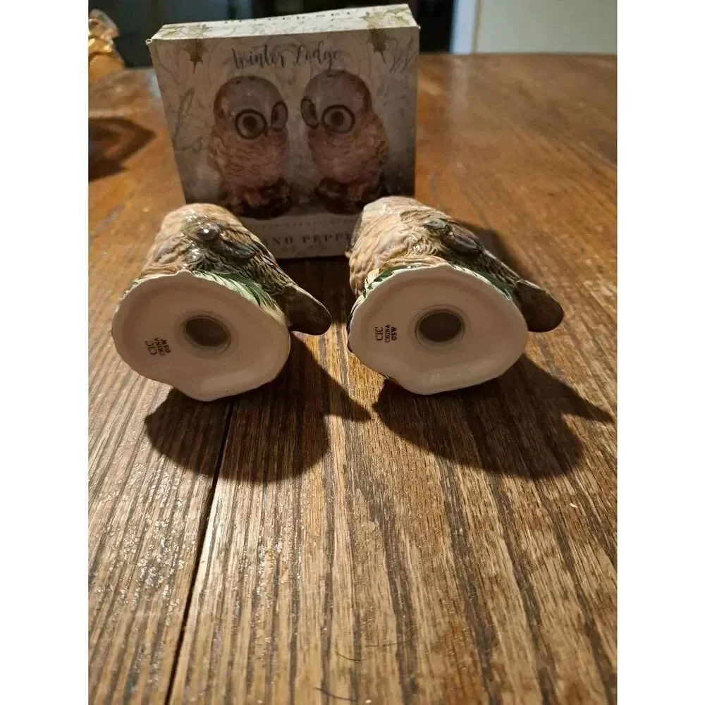 New CIB Winter Lodge Owl Salt Pepper Shaker Set Ceramic Kitchen Decor